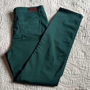 Olsen Mona Slim Straight Leg Pants in Green. Size 12